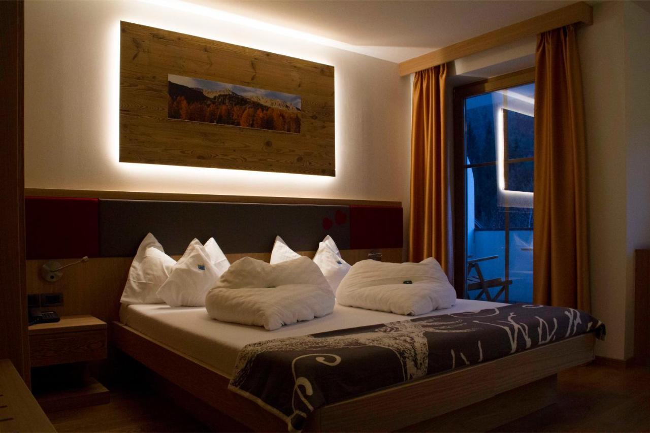Berghotel Miramonti Tesero Buitenkant foto