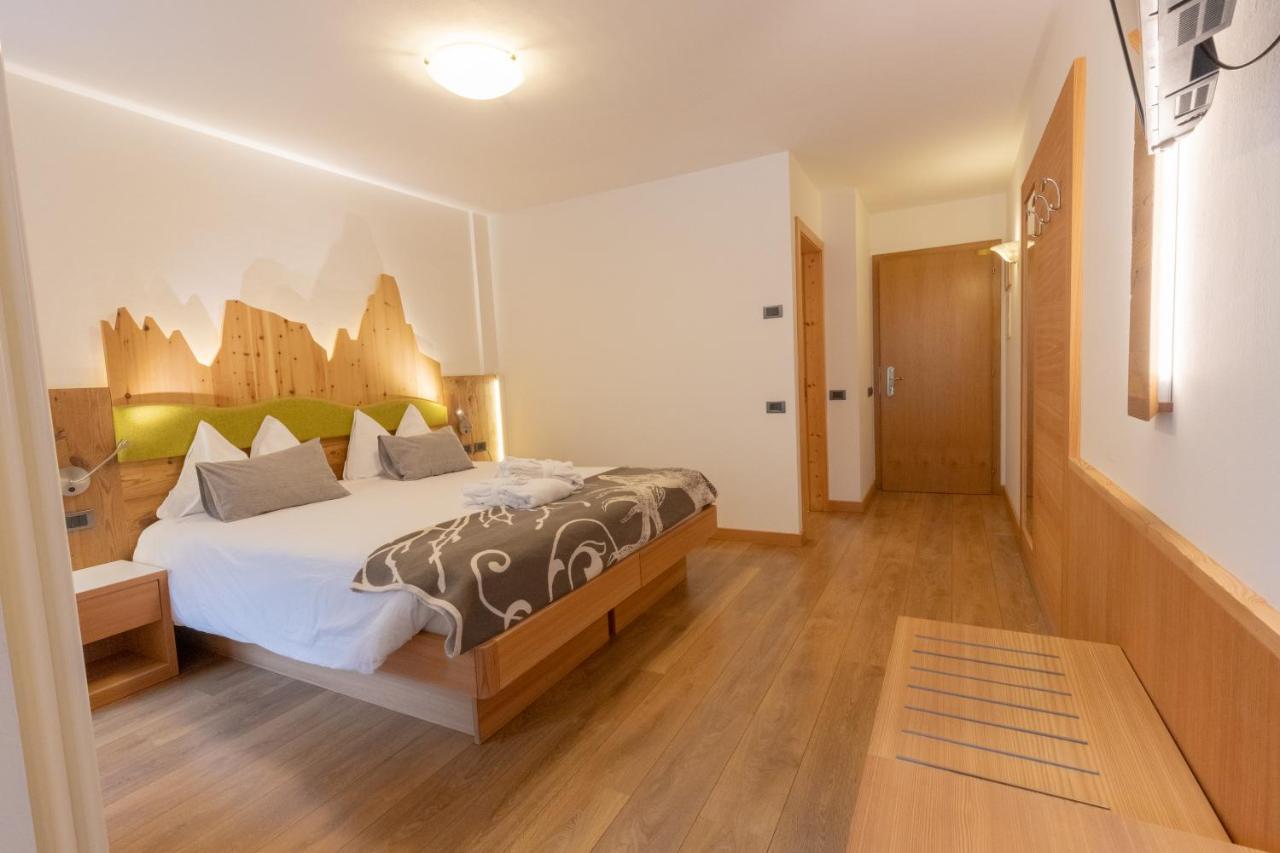 Berghotel Miramonti Tesero Buitenkant foto