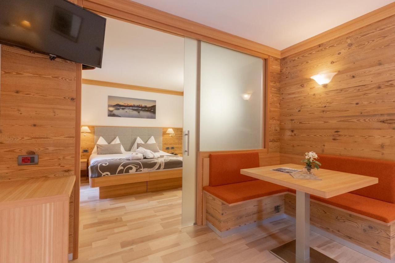 Berghotel Miramonti Tesero Buitenkant foto