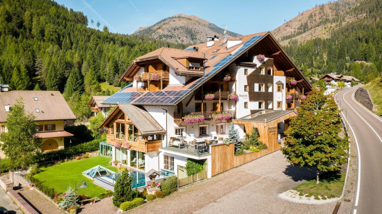 Berghotel Miramonti Tesero Buitenkant foto