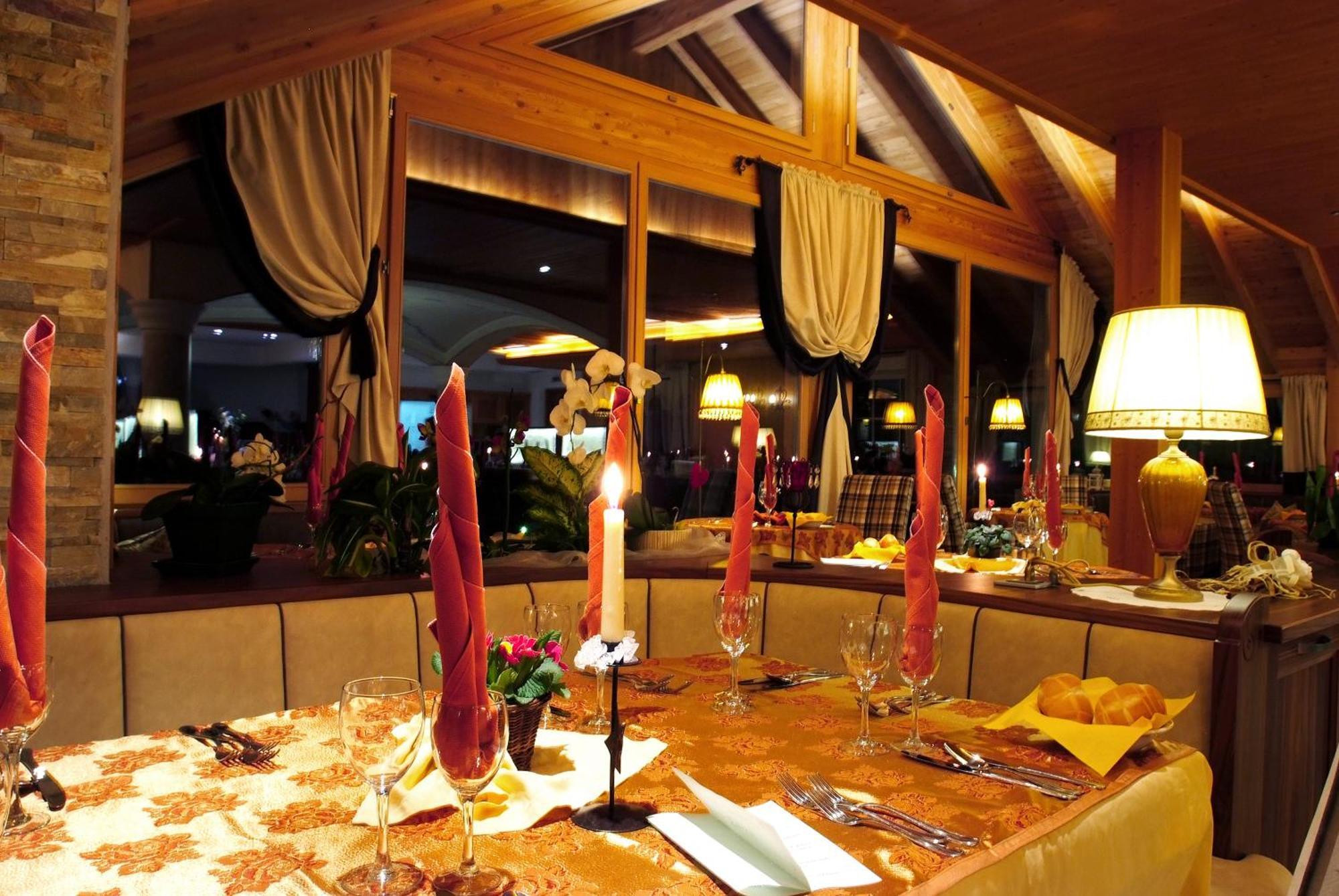 Berghotel Miramonti Tesero Buitenkant foto