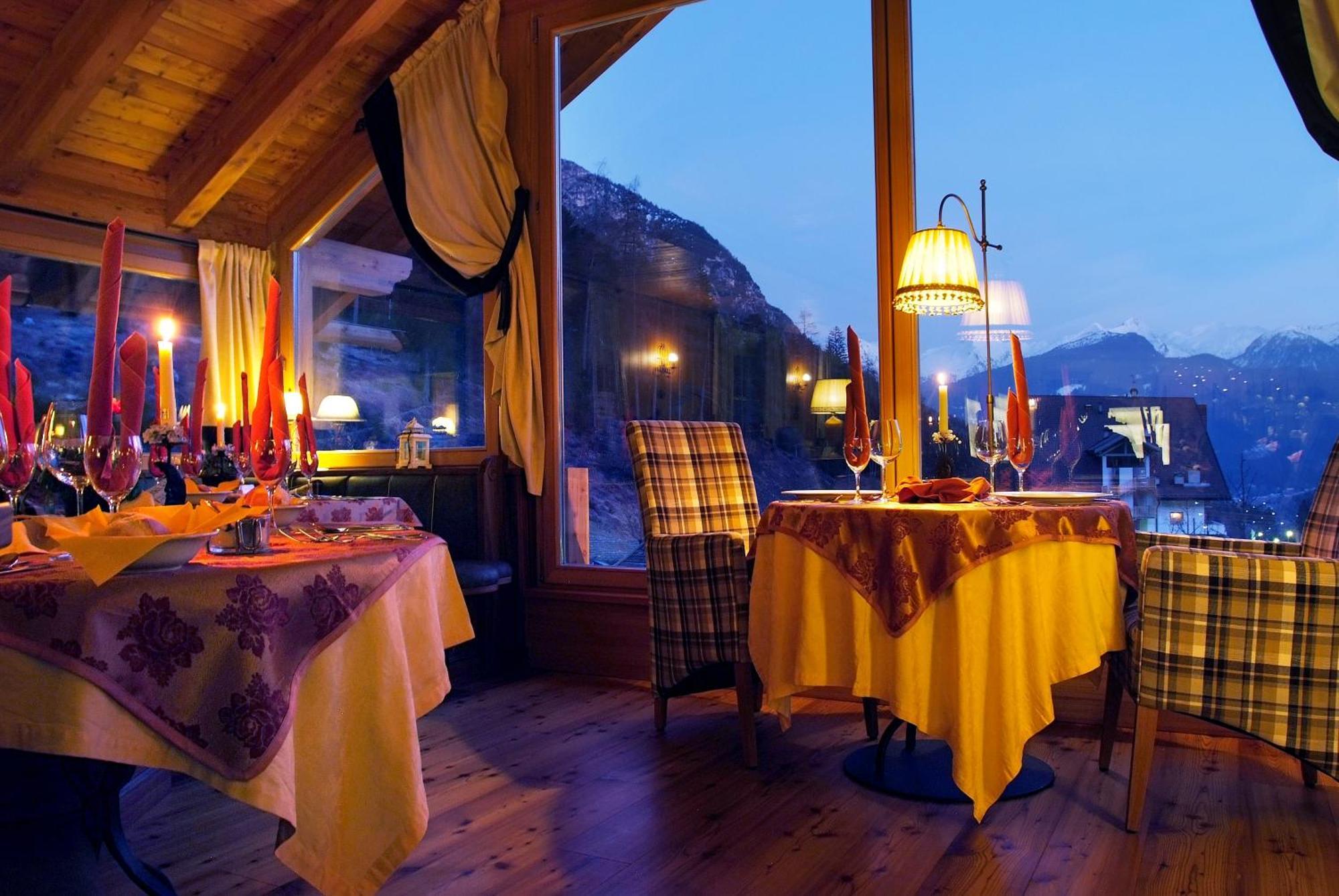 Berghotel Miramonti Tesero Buitenkant foto