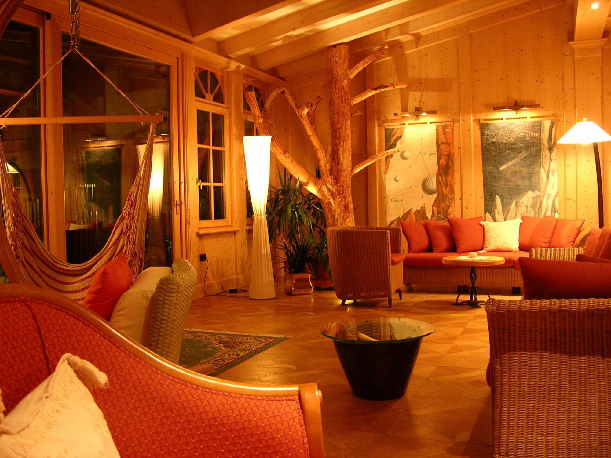 Berghotel Miramonti Tesero Buitenkant foto